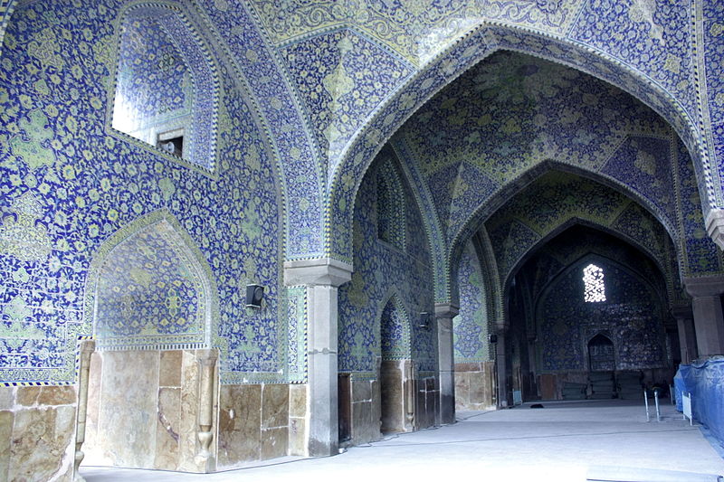 نمای داخلی مسجد زمستانه