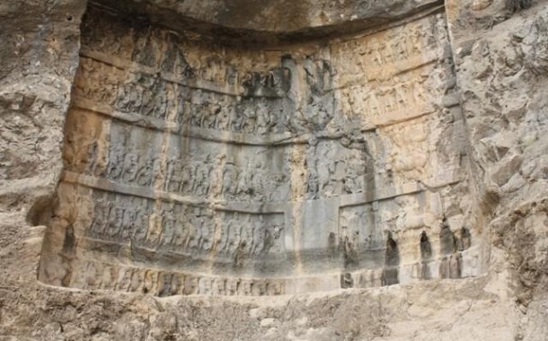 Victory relief of Shapur I , Tang-e Showgan