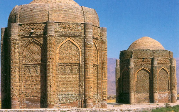 Kharraqan towers