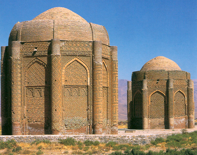 Kharraqan towers