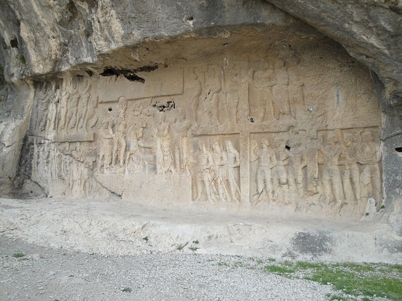Victory relief of Shapur I , Tang-e Showgan