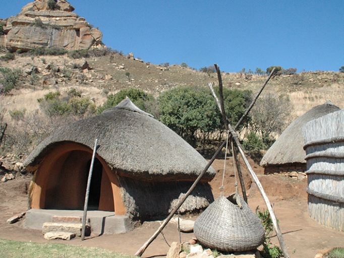 دهکده فرهنگی باسوتو Basotho Cultural Village